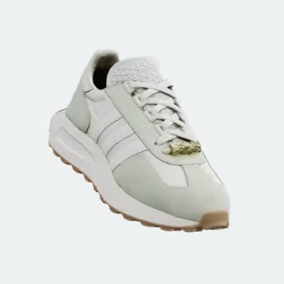 Brand new in box Adidas mint green & cream colored RETROPY E5 SHOES Size 6.5 - Picture 1 of 4